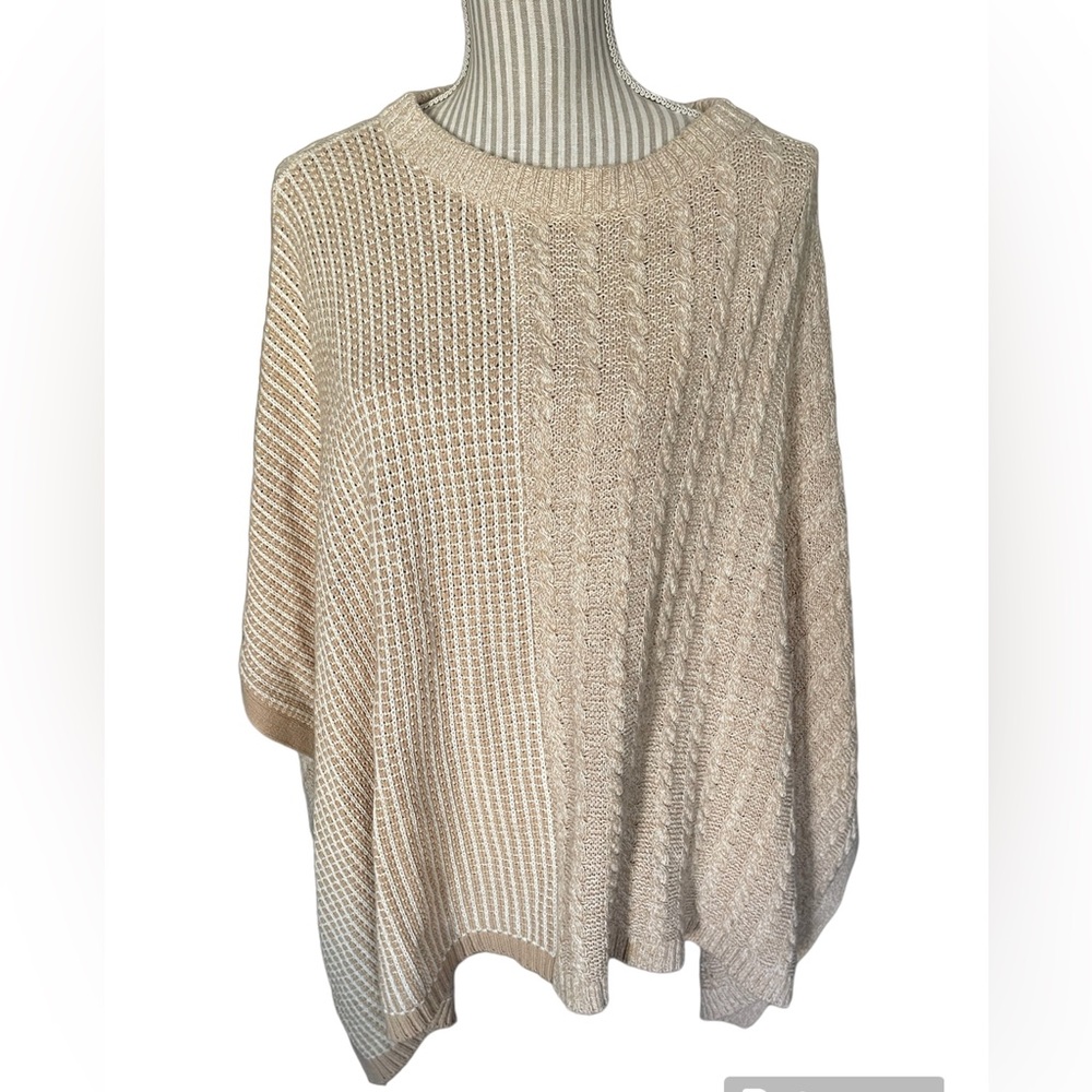 Two by Vince Camuto Poncho